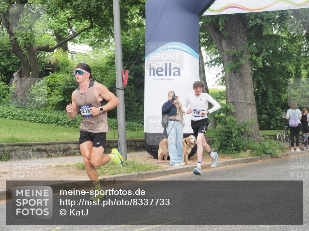 29.06.2025 - hella hamburg halbmarathon KatJ http://msf.ph/oto/8337733 29.06.2025 10:18:31 Zwischen KM18-KM19 2075, 3968, 6090 meine-sportfotos.de