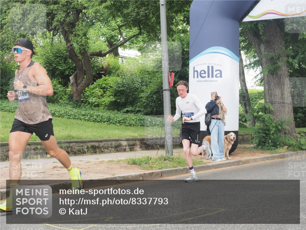 29.06.2025 - hella hamburg halbmarathon KatJ http://msf.ph/oto/8337793 29.06.2025 10:18:32 Zwischen KM18-KM19 2075 meine-sportfotos.de