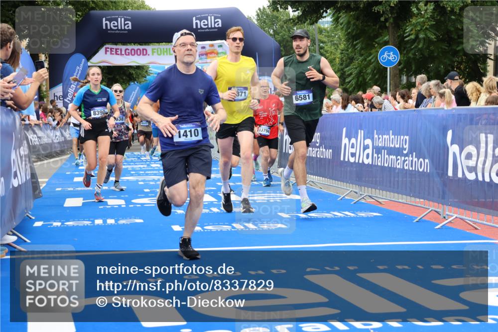 29.06.2025 - hella hamburg halbmarathon Strokosch-Dieckow http://msf.ph/oto/8337829 29.06.2025 10:54:07 Ziel 1151, 1410, 3177, 3208, 3209, 3898, 5638, 6082, 6084, 6294, 6356, 6443, 6581, 8390, 9032, 9791, 11499, 12213, 12379, 13033, 13397, 13794, 15169, 15524, 16780, 16871, 17348, 18308 meine-sportfotos.de
