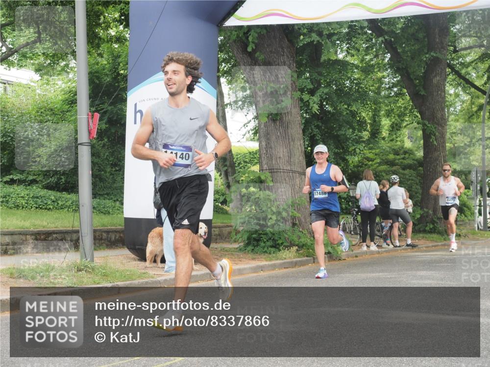 29.06.2025 - hella hamburg halbmarathon KatJ http://msf.ph/oto/8337866 29.06.2025 10:18:33 Zwischen KM18-KM19 2075 meine-sportfotos.de