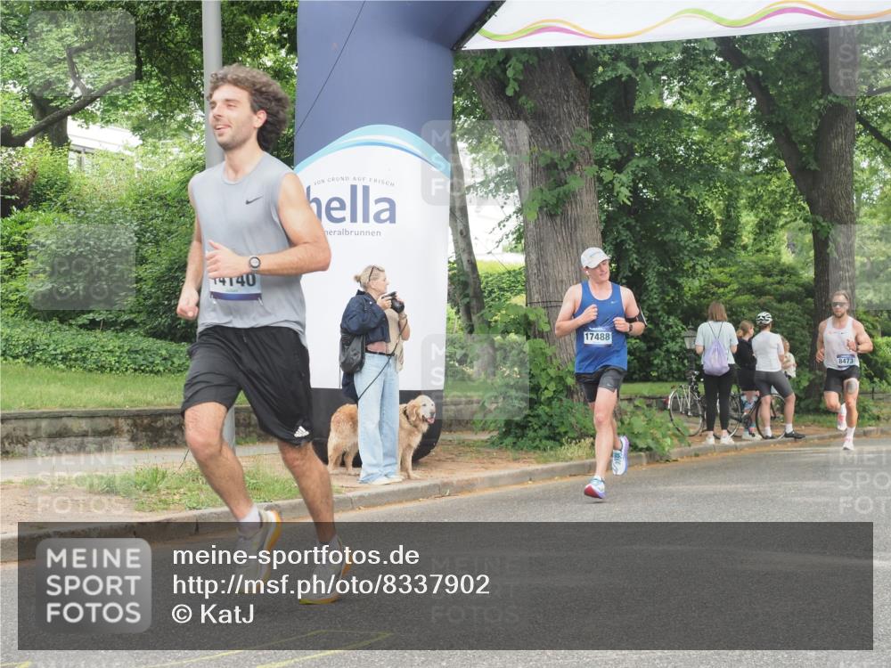 29.06.2025 - hella hamburg halbmarathon KatJ http://msf.ph/oto/8337902 29.06.2025 10:18:34 Zwischen KM18-KM19 2075 meine-sportfotos.de