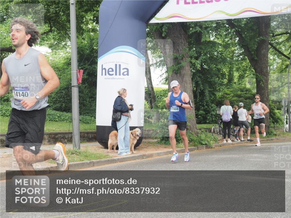 29.06.2025 - hella hamburg halbmarathon KatJ http://msf.ph/oto/8337932 29.06.2025 10:18:34 Zwischen KM18-KM19 2075 meine-sportfotos.de