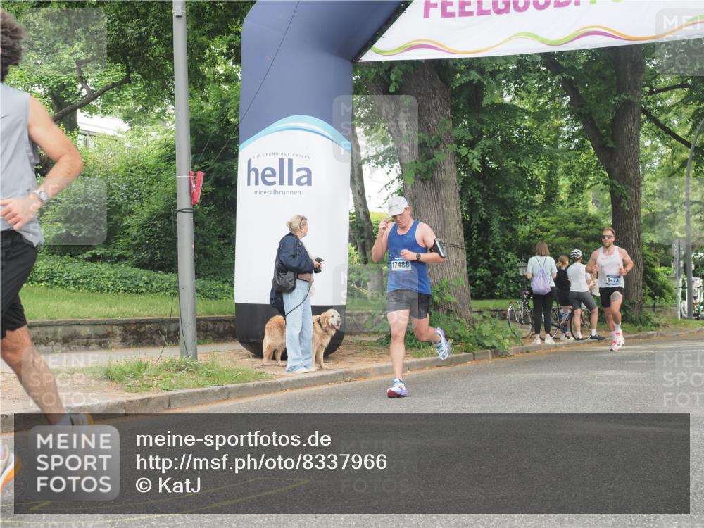 29.06.2025 - hella hamburg halbmarathon KatJ http://msf.ph/oto/8337966 29.06.2025 10:18:34 Zwischen KM18-KM19 2075 meine-sportfotos.de