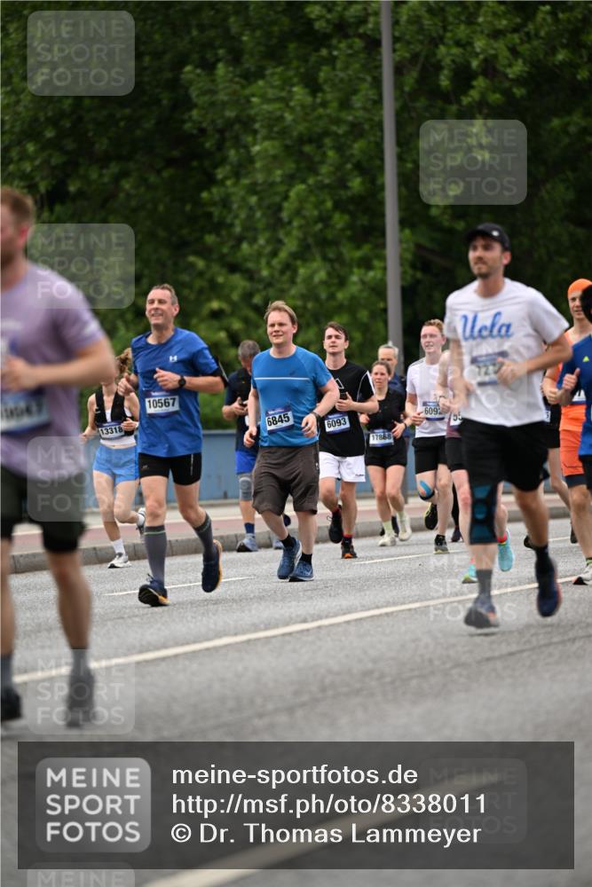 29.06.2025 - hella hamburg halbmarathon Dr. Thomas Lammeyer http://msf.ph/oto/8338011 29.06.2025 10:40:11 Kennedybrücke 1036, 1336, 1717, 2352, 2412, 2588, 2827, 3741, 3990, 4413, 4902, 5012, 5240, 5531, 6021, 6381, 6845, 6896, 7111, 7275, 7927, 8356, 8947, 10047, 10119, 10336, 10341, 10567, 11010, 11187, 11198, 11233 meine-sportfotos.de