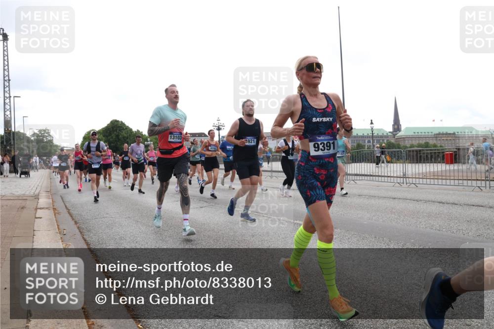 29.06.2025 - hella hamburg halbmarathon Lena Gebhardt http://msf.ph/oto/8338013 29.06.2025 10:38:10 Lombardsbrücke 5713, 13103, 15762, 921, 9391, 11421, 1196, 1394, 1457, 1475, 1578, 1596, 1742, 1791, 1799, 1901, 1966, 1985, 2113, 2151, 2498, 2786, 2853, 3010, 3094, 3095, 3230, 3242, 3246, 3286, 3338, 3635, 3636, 3716, 3777, 3841, 3880, 4159, 4414, 4883, 4921, 5085, 5089, 5139, 5155, 5300, 5522, 5713, 5735, 6199, 6200, 6362, 6697, 6751, 6930, 7117, 7118, 7165, 7244, 7321, 7350, 7552, 7629, 7696, 7868, 7914, 8985, 9247, 9288, 9895, 10159, 10836, 11087, 11543 meine-sportfotos.de