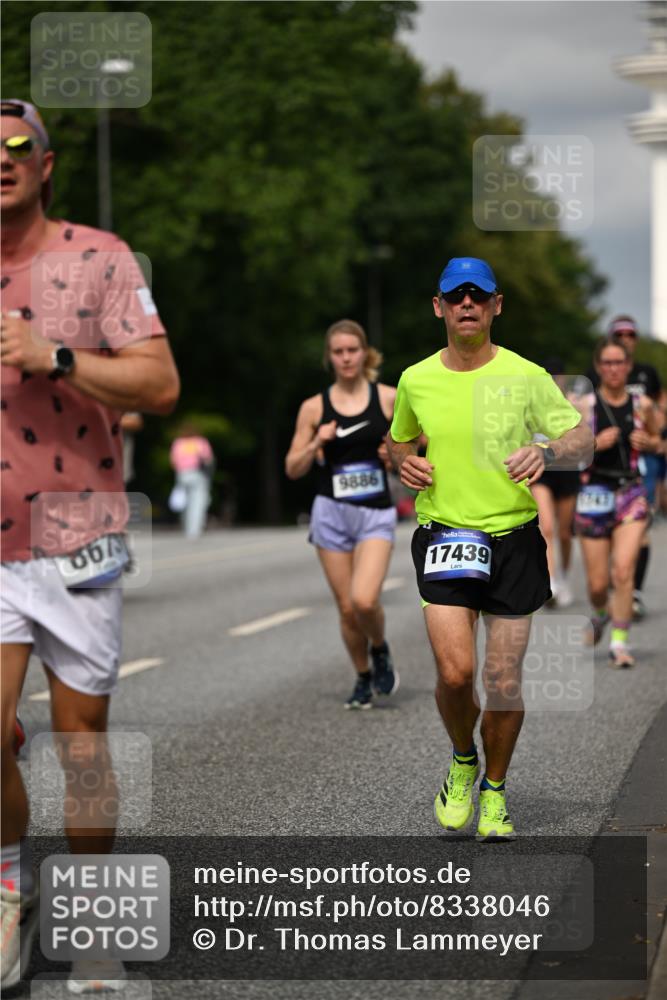 29.06.2025 - hella hamburg halbmarathon Dr. Thomas Lammeyer http://msf.ph/oto/8338046 29.06.2025 10:17:53 Kennedybrücke 1194, 1747, 1939, 2721, 2891, 4001, 4032, 4795, 4962, 5631, 5719, 6089, 7462, 7913, 8001, 8673, 9141, 9612, 9631, 9845, 9886, 10442, 10443, 11355 meine-sportfotos.de