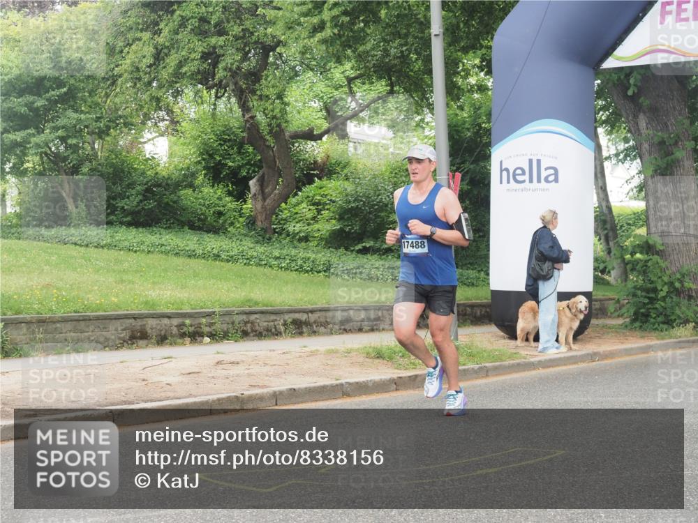 29.06.2025 - hella hamburg halbmarathon KatJ http://msf.ph/oto/8338156 29.06.2025 10:18:35 Zwischen KM18-KM19 2075 meine-sportfotos.de