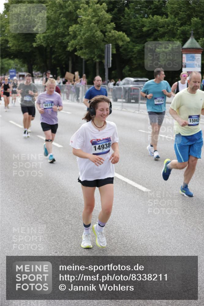 29.06.2025 - hella hamburg halbmarathon Jannik Wohlers http://msf.ph/oto/8338211 29.06.2025 10:41:24 Lombardsbrücke 1509, 1623, 1648, 1712, 3459, 3460, 4541, 4787, 5432, 6137, 6320, 6430, 6436, 6450, 6618, 6846, 7477, 7955, 7968, 8004, 8162, 8163, 8300, 8301, 8443, 8848, 8897, 9467, 9588, 10623, 11011, 11017, 11098, 11255, 11371, 11617, 11659, 11943, 12185, 12214, 12233, 12419, 12715, 12801, 12802, 13772, 14005, 14043, 14872, 14929, 14938, 15039, 15669, 15685, 15842, 15863, 16364, 16568, 17158, 17541, 17636, 18861, 18940, 18990, 19037, 19057, 19064 meine-sportfotos.de