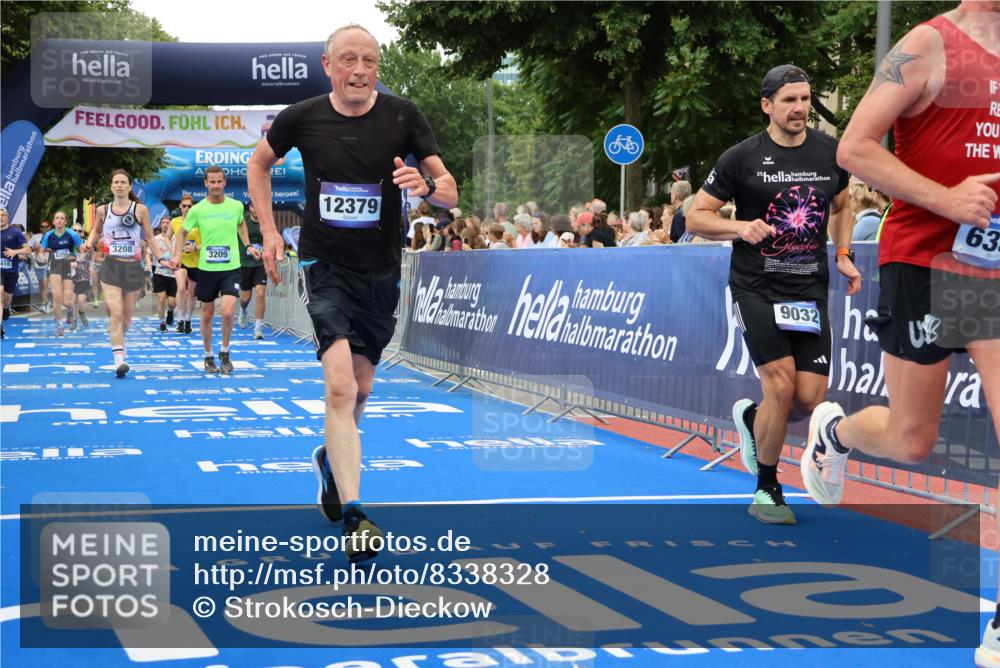 29.06.2025 - hella hamburg halbmarathon Strokosch-Dieckow http://msf.ph/oto/8338328 29.06.2025 10:54:02 Ziel 1151, 1410, 1815, 2432, 3096, 3208, 3209, 5638, 6294, 6356, 6374, 6481, 6581, 7918, 8390, 8394, 9032, 9791, 11499, 11789, 12379, 13032, 13397, 13794, 13869, 14175, 16871, 17348, 18308, 18879 meine-sportfotos.de