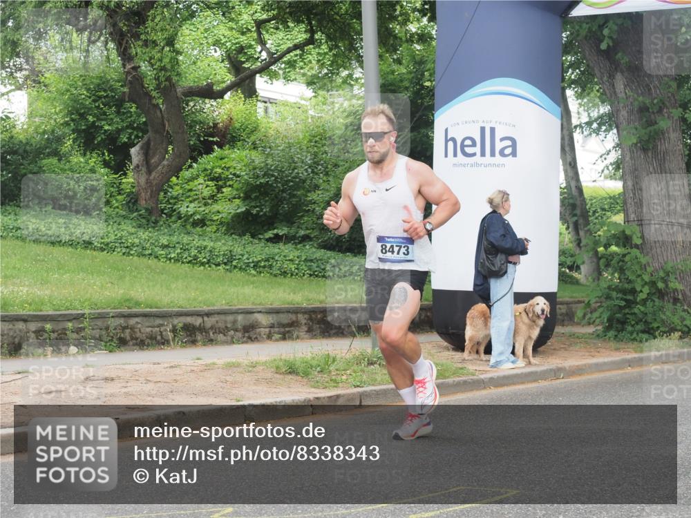 29.06.2025 - hella hamburg halbmarathon KatJ http://msf.ph/oto/8338343 29.06.2025 10:18:37 Zwischen KM18-KM19 8473 meine-sportfotos.de