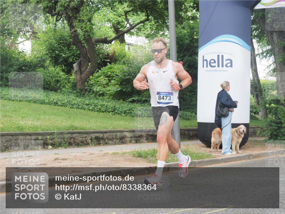 29.06.2025 - hella hamburg halbmarathon KatJ http://msf.ph/oto/8338364 29.06.2025 10:18:37 Zwischen KM18-KM19 8473 meine-sportfotos.de