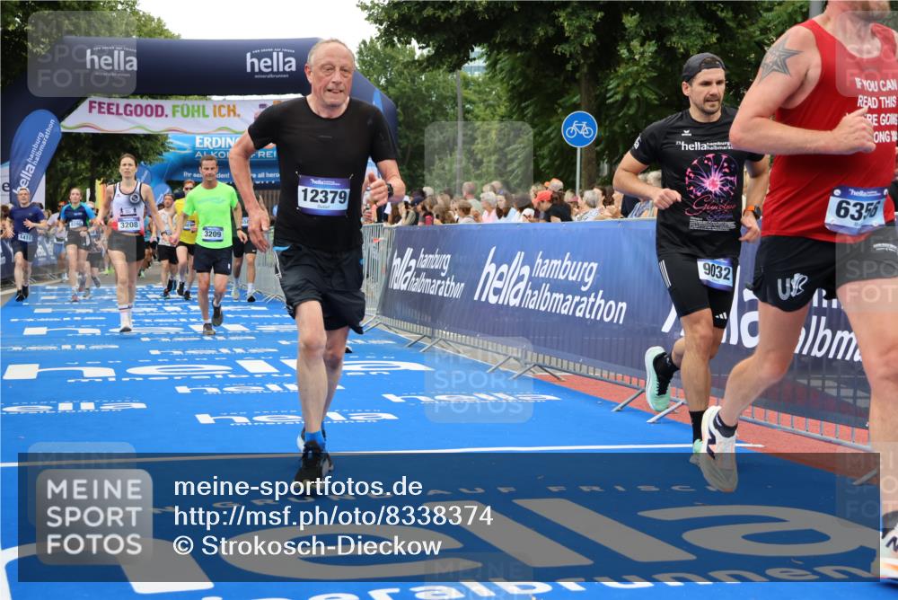 29.06.2025 - hella hamburg halbmarathon Strokosch-Dieckow http://msf.ph/oto/8338374 29.06.2025 10:54:02 Ziel 1151, 1410, 1815, 2432, 3096, 3208, 3209, 5638, 6294, 6356, 6374, 6481, 6581, 7918, 8390, 8394, 9032, 9791, 11499, 11789, 12379, 13032, 13397, 13794, 13869, 14175, 16871, 17348, 18308, 18879 meine-sportfotos.de