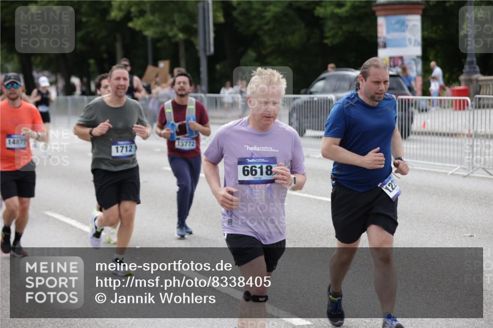 29.06.2025 - hella hamburg halbmarathon Jannik Wohlers http://msf.ph/oto/8338405 29.06.2025 10:41:25 Lombardsbrücke 1509, 1648, 1712, 3459, 3460, 4541, 4787, 5432, 6137, 6320, 6430, 6436, 6450, 6618, 6846, 7477, 7955, 7968, 8004, 8162, 8163, 8300, 8301, 8443, 8897, 8908, 9467, 9588, 10623, 11011, 11017, 11024, 11098, 11255, 11371, 11617, 11659, 11943, 12185, 12214, 12233, 12715, 12801, 12802, 13772, 14005, 14043, 14872, 14929, 14938, 15039, 15685, 15842, 15863, 16364, 16568, 17158, 17541, 17636, 18861, 18940, 18990, 19037, 19057, 19064 meine-sportfotos.de