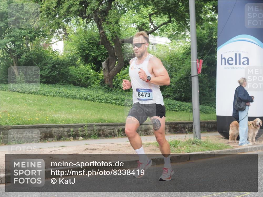 29.06.2025 - hella hamburg halbmarathon KatJ http://msf.ph/oto/8338419 29.06.2025 10:18:38 Zwischen KM18-KM19 8473 meine-sportfotos.de
