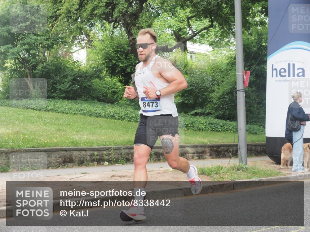 29.06.2025 - hella hamburg halbmarathon KatJ http://msf.ph/oto/8338442 29.06.2025 10:18:38 Zwischen KM18-KM19 8473 meine-sportfotos.de