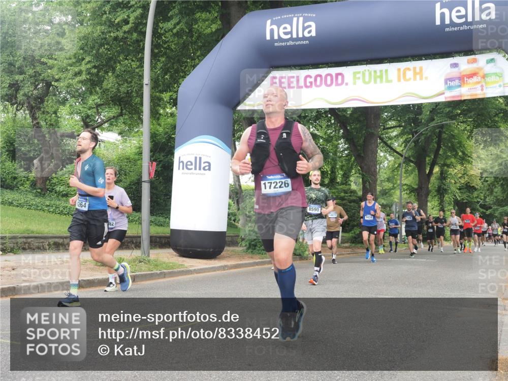 29.06.2025 - hella hamburg halbmarathon KatJ http://msf.ph/oto/8338452 29.06.2025 10:48:09 Zwischen KM18-KM19 1264, 7049, 8721 meine-sportfotos.de