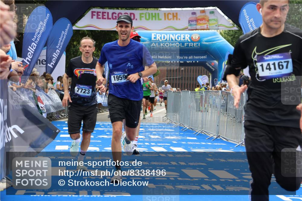 29.06.2025 - hella hamburg halbmarathon Strokosch-Dieckow http://msf.ph/oto/8338496 29.06.2025 10:33:16 Ziel 1910, 1959, 4679, 7723, 9047, 14167, 16881, 17175, 17489, 18455 meine-sportfotos.de