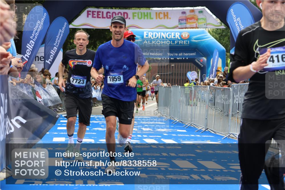 29.06.2025 - hella hamburg halbmarathon Strokosch-Dieckow http://msf.ph/oto/8338558 29.06.2025 10:33:16 Ziel 1910, 1959, 4679, 7723, 9047, 14167, 16881, 17175, 17489, 18455 meine-sportfotos.de