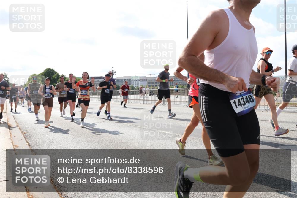 29.06.2025 - hella hamburg halbmarathon Lena Gebhardt http://msf.ph/oto/8338598 29.06.2025 10:00:38 Lombardsbrücke 2236, 11605, 6443, 18377, 18321, 1568, 14348, 1019, 1180, 1239, 1526, 1544, 1568, 1583, 1611, 1681, 2027, 2086, 2159, 2236, 2346, 2426, 2474, 2606, 2652, 2730, 2982, 3042, 3059, 3141, 3177, 3319, 3400, 3794, 3861, 3898, 3983, 4419, 4579, 4594, 4616, 4767, 4813, 4940, 4945, 5033, 5272, 5418, 5643, 5728, 6082, 6084, 6104, 6138, 6220, 6260, 6443, 6470, 6714, 6757, 8255, 8478, 8632, 8923, 9124, 9553, 9555, 9577, 10074, 10271, 10599 meine-sportfotos.de