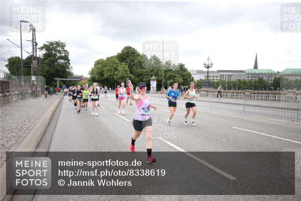 29.06.2025 - hella hamburg halbmarathon Jannik Wohlers http://msf.ph/oto/8338619 29.06.2025 10:55:05 Lombardsbrücke 1616, 1873, 1917, 3115, 3157, 3577, 4628, 5040, 5483, 5487, 7548, 7680, 8626, 9614, 9618, 9857, 9858, 10094, 10559, 10885, 11109, 12902, 13230, 14727, 15081, 15152, 16267, 16385, 16533, 16855, 17019, 17396, 18670, 18972 meine-sportfotos.de