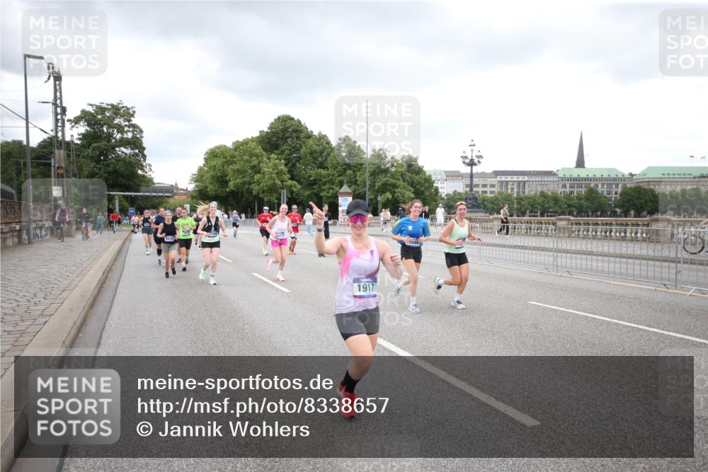 29.06.2025 - hella hamburg halbmarathon Jannik Wohlers http://msf.ph/oto/8338657 29.06.2025 10:55:06 Lombardsbrücke 1616, 1873, 1917, 3115, 3157, 3577, 4628, 5040, 5483, 5487, 7548, 7680, 8626, 9614, 9618, 9857, 9858, 10094, 10559, 10885, 11109, 12902, 13230, 14727, 15081, 15152, 16267, 16385, 16533, 16855, 17019, 17396, 18670, 18972 meine-sportfotos.de