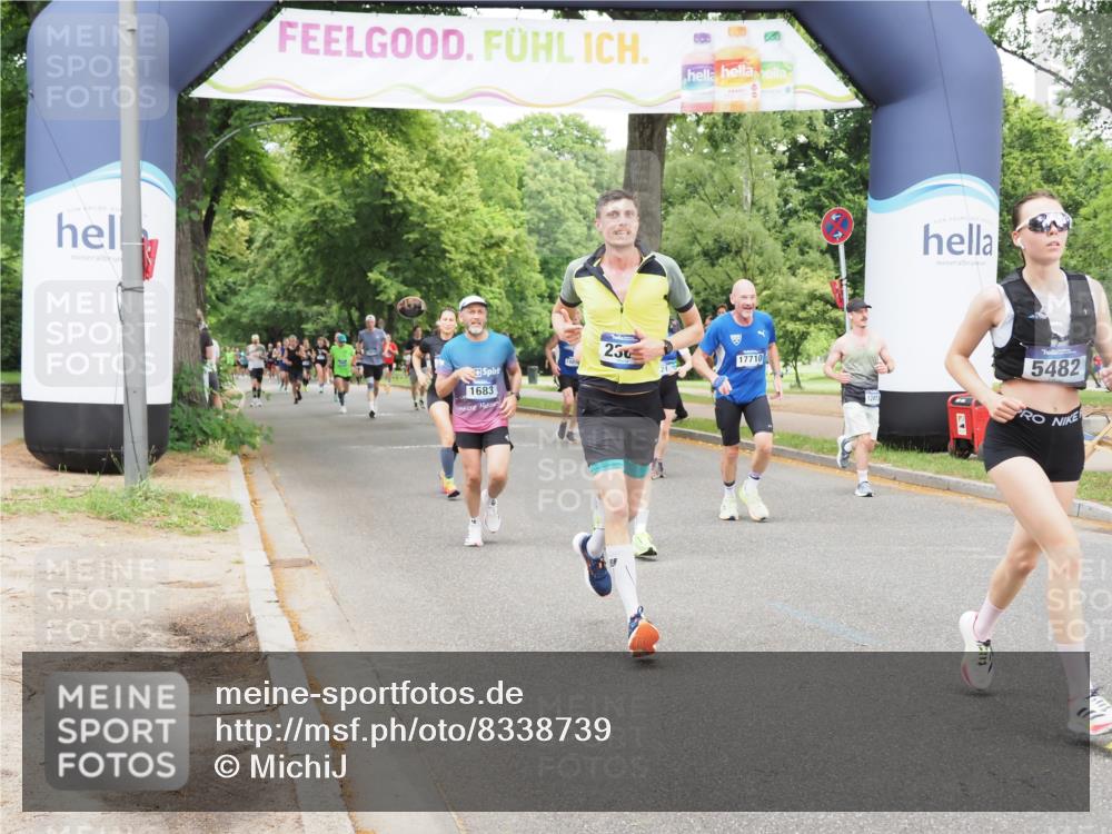 29.06.2025 - hella hamburg halbmarathon MichiJ http://msf.ph/oto/8338739 29.06.2025 10:39:34 Zwischen KM18-KM19 2364, 4121, 4814, 4839, 5032, 5482, 6562, 6657, 7178, 7724, 7732, 8172, 8661, 8710, 8720, 10529, 12413, 13792, 14300, 15831, 17710, 18249, 18820 meine-sportfotos.de