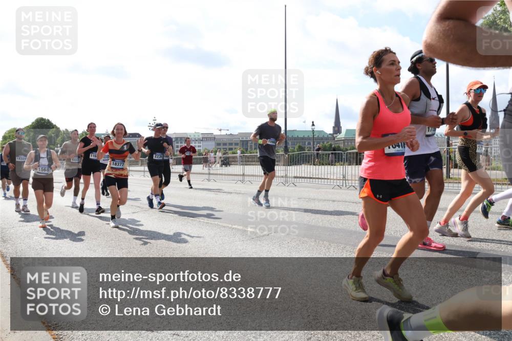 29.06.2025 - hella hamburg halbmarathon Lena Gebhardt http://msf.ph/oto/8338777 29.06.2025 10:00:38 Lombardsbrücke 18321, 1568, 6443, 116, 18701, 18377, 2236, 041, 17150, 1019, 1180, 1239, 1526, 1544, 1568, 1583, 1611, 1681, 2027, 2086, 2159, 2236, 2346, 2426, 2474, 2606, 2652, 2730, 2982, 3042, 3059, 3141, 3177, 3319, 3400, 3794, 3861, 3898, 3983, 4419, 4579, 4594, 4616, 4767, 4813, 4940, 4945, 5033, 5272, 5418, 5643, 5728, 6082, 6084, 6104, 6138, 6220, 6260, 6443, 6470, 6714, 6757, 8255, 8478, 8632, 8923, 9124, 9553, 9555, 9577, 10074, 10271, 10599 meine-sportfotos.de