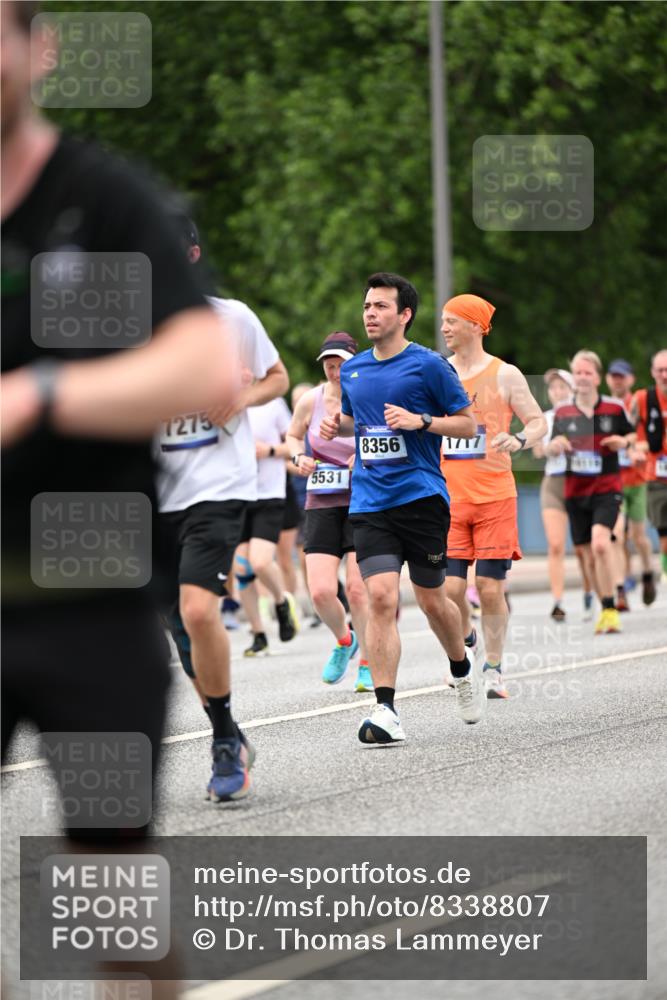 29.06.2025 - hella hamburg halbmarathon Dr. Thomas Lammeyer http://msf.ph/oto/8338807 29.06.2025 10:40:13 Kennedybrücke 1036, 1183, 1284, 1336, 1717, 2352, 2412, 2588, 2827, 3243, 3741, 3990, 4413, 4902, 5012, 5240, 5531, 6021, 6381, 6845, 6896, 7111, 7275, 7927, 8356, 8947, 10047, 10119, 10336, 10341, 10567, 11010, 11187, 11198, 11233 meine-sportfotos.de