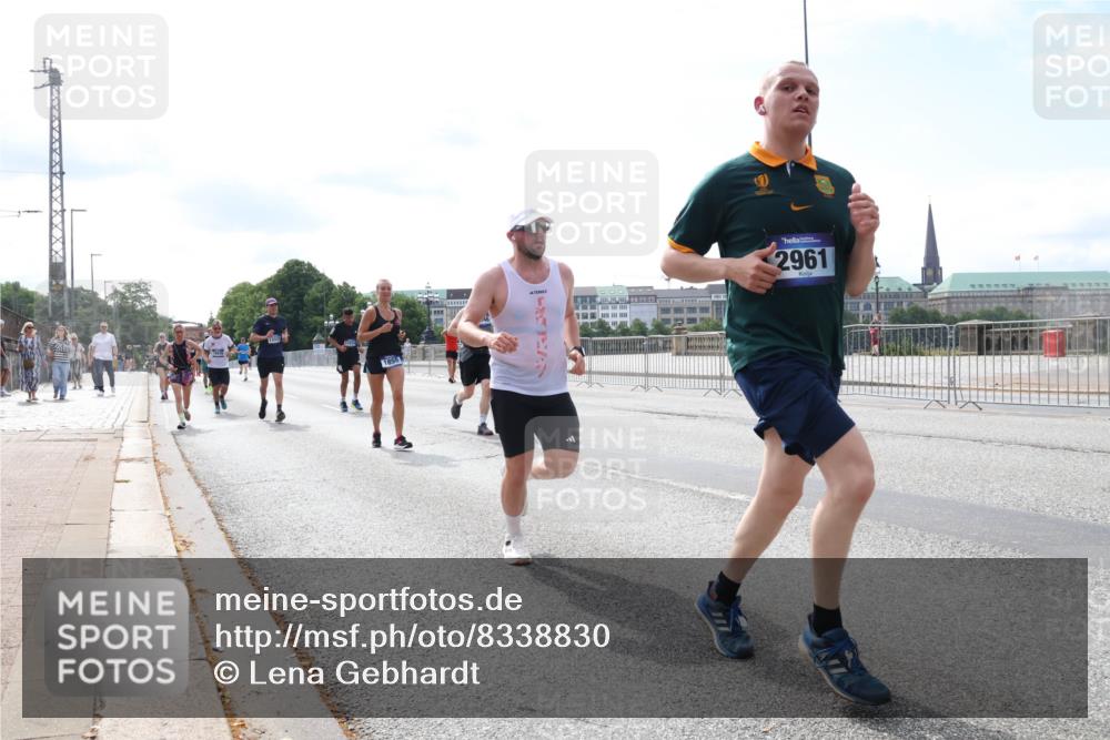 29.06.2025 - hella hamburg halbmarathon Lena Gebhardt http://msf.ph/oto/8338830 29.06.2025 10:13:24 Lombardsbrücke 2961, 1007, 1747, 1859, 2055, 2721, 2904, 2942, 2961, 3218, 3360, 3728, 3729, 4187, 4532, 4795, 4950, 5232, 5546, 6026, 6489, 6717, 6724, 7346, 7446, 7447, 7460, 7873, 7913, 8279, 8398, 8405, 8913, 9128, 9141, 9527, 9612, 10402, 12492, 12928, 12929, 13331, 13928, 14404, 15531, 15663, 15922, 16030, 16255, 16437, 16491, 17472, 17474, 17699, 17988, 18048, 18222, 18231, 18320, 18732 meine-sportfotos.de