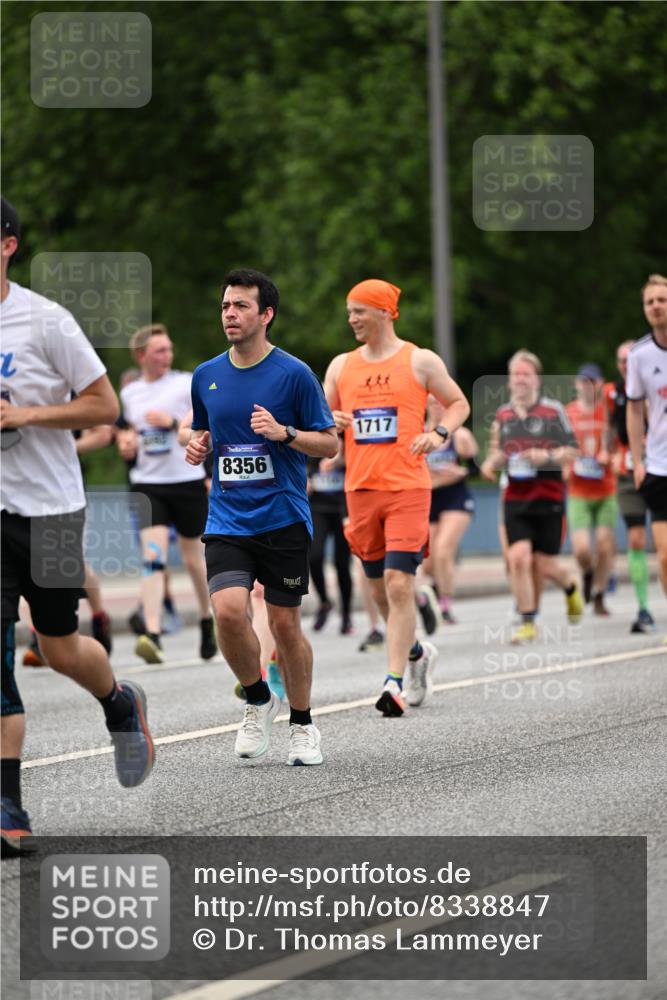 29.06.2025 - hella hamburg halbmarathon Dr. Thomas Lammeyer http://msf.ph/oto/8338847 29.06.2025 10:40:13 Kennedybrücke 1036, 1183, 1284, 1336, 1717, 2352, 2412, 2588, 2827, 3243, 3741, 3990, 4413, 4902, 5012, 5240, 5531, 6021, 6381, 6845, 6896, 7111, 7275, 7927, 8356, 8947, 10047, 10119, 10336, 10341, 10567, 11010, 11187, 11198, 11233 meine-sportfotos.de
