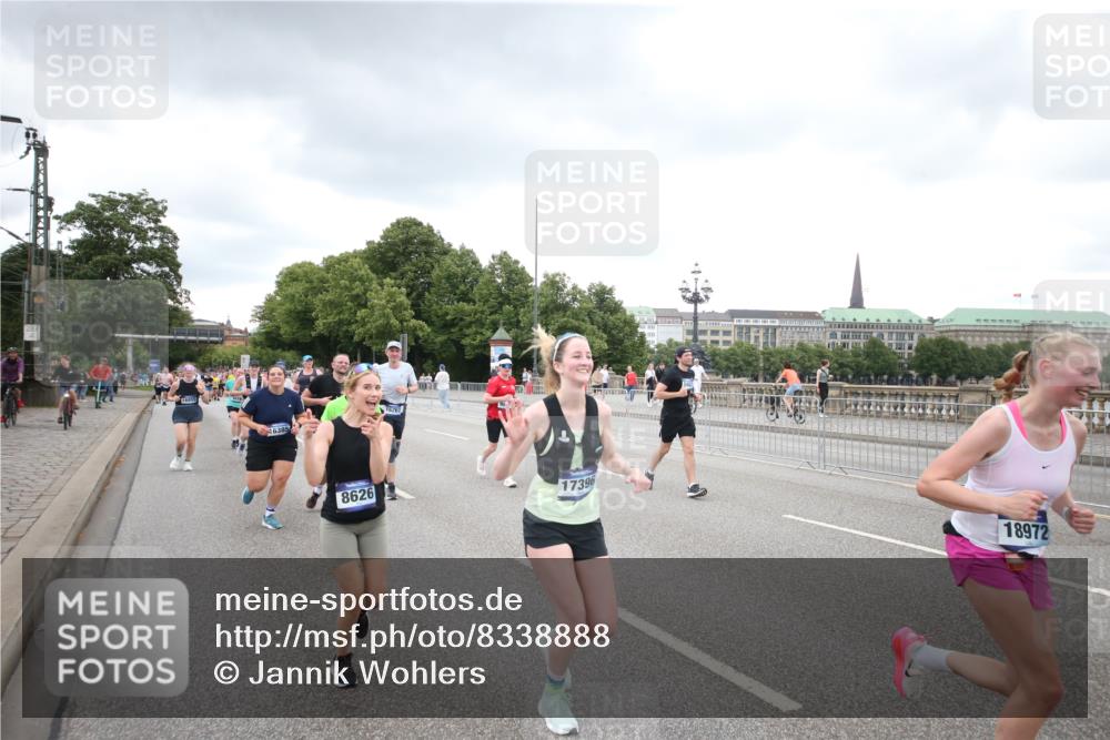 29.06.2025 - hella hamburg halbmarathon Jannik Wohlers http://msf.ph/oto/8338888 29.06.2025 10:55:08 Lombardsbrücke 1616, 1873, 1917, 3115, 3157, 3244, 3577, 5483, 5487, 7548, 7680, 8527, 8626, 9614, 9618, 9857, 9858, 10094, 10559, 10593, 10885, 11109, 12902, 14727, 15081, 16267, 16385, 16533, 16855, 16926, 17019, 17396, 18670, 18972 meine-sportfotos.de