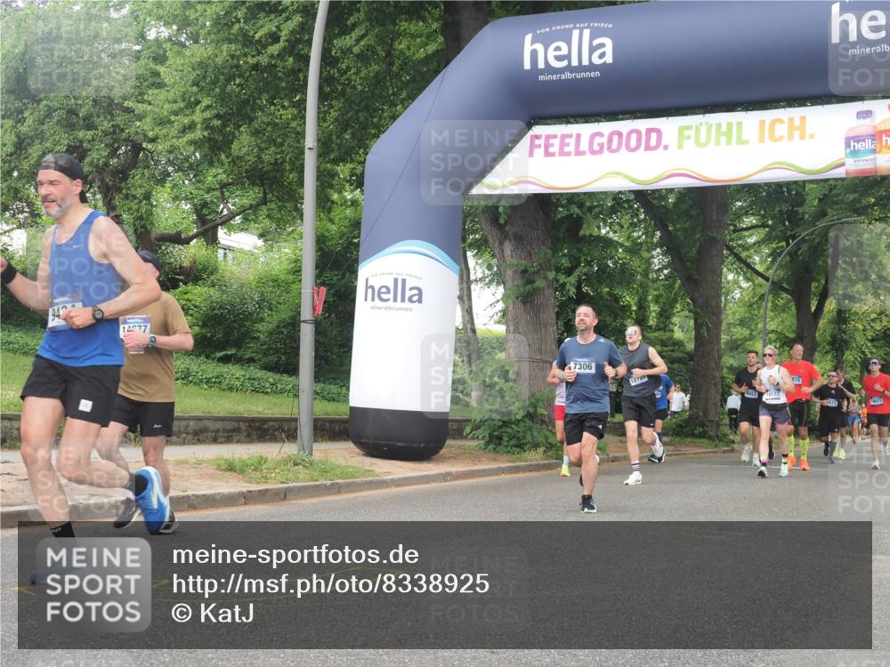 29.06.2025 - hella hamburg halbmarathon KatJ http://msf.ph/oto/8338925 29.06.2025 10:48:13 Zwischen KM18-KM19 1264, 8590, 8721 meine-sportfotos.de
