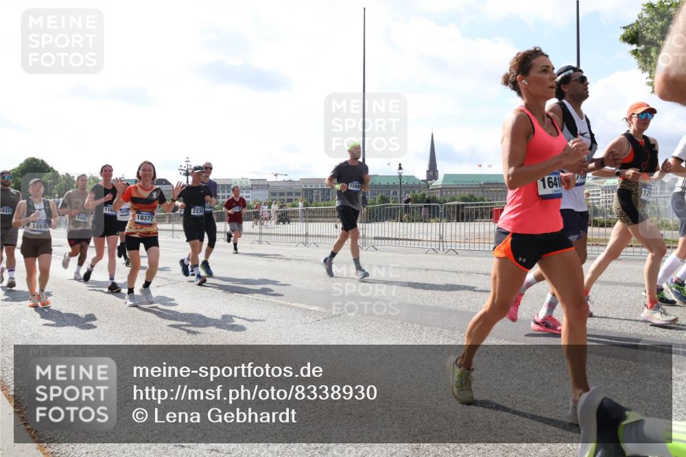 29.06.2025 - hella hamburg halbmarathon Lena Gebhardt http://msf.ph/oto/8338930 29.06.2025 10:00:38 Lombardsbrücke 18321, 2236, 116, 8701, 18377, 6443, 1568, 1641, 1019, 1180, 1239, 1526, 1544, 1568, 1583, 1611, 1681, 2027, 2086, 2159, 2236, 2346, 2426, 2474, 2606, 2652, 2730, 2982, 3042, 3059, 3141, 3177, 3319, 3400, 3794, 3861, 3898, 3983, 4419, 4579, 4594, 4616, 4767, 4813, 4940, 4945, 5033, 5272, 5418, 5643, 5728, 6082, 6084, 6104, 6138, 6220, 6260, 6443, 6470, 6714, 6757, 8255, 8478, 8632, 8923, 9124, 9553, 9555, 9577, 10074, 10271, 10599 meine-sportfotos.de