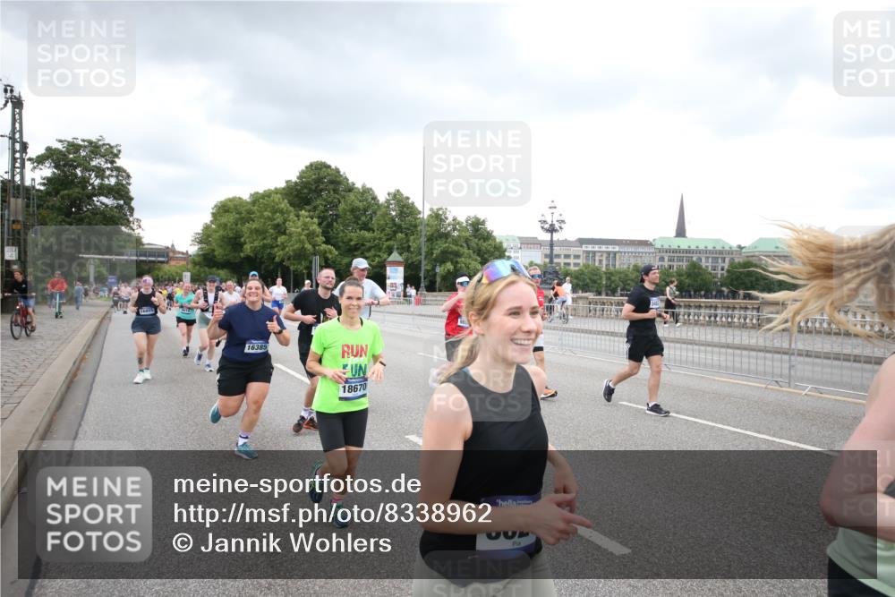 29.06.2025 - hella hamburg halbmarathon Jannik Wohlers http://msf.ph/oto/8338962 29.06.2025 10:55:09 Lombardsbrücke 1616, 1873, 1917, 3115, 3244, 5222, 5483, 5487, 7548, 7680, 8527, 8626, 9614, 9618, 9857, 9858, 10094, 10559, 10593, 10885, 11109, 12695, 12902, 14727, 15081, 15116, 16267, 16336, 16385, 16533, 16855, 16926, 17019, 17392, 17396, 18670, 18972 meine-sportfotos.de
