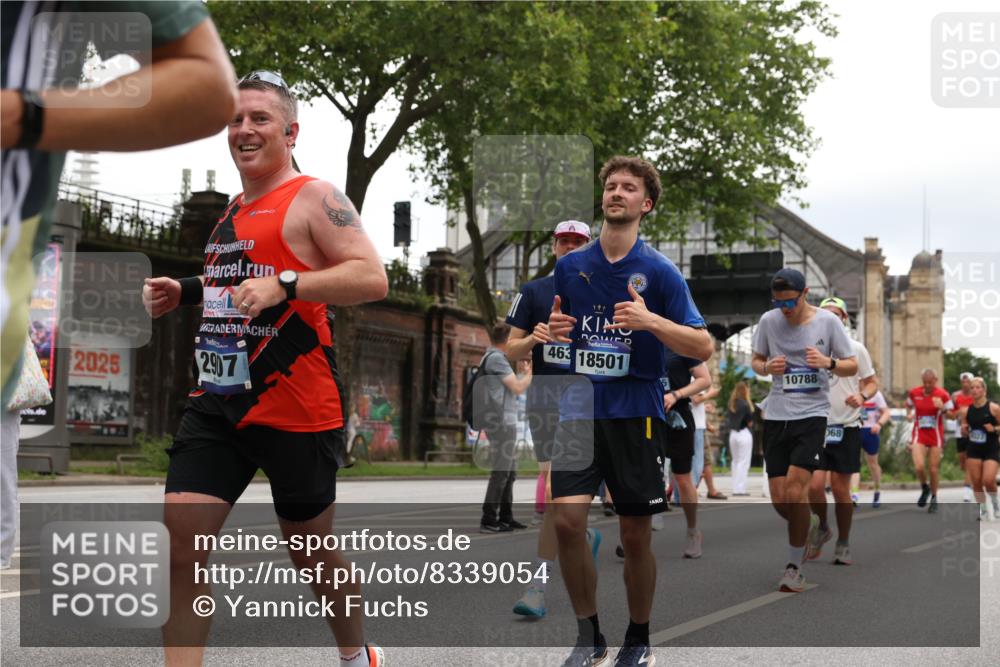 29.06.2025 - hella hamburg halbmarathon Yannick Fuchs http://msf.ph/oto/8339054 29.06.2025 10:52:03 20KM 1595, 1611, 2025, 2488, 2656, 2840, 2907, 3093, 3251, 3859, 4319, 4426, 4467, 4502, 4632, 4708, 4833, 5277, 5341, 5926, 6104, 6138, 6147, 6531, 6592, 6595, 7082, 7138, 7189, 8322, 8585, 9230, 9316, 9485, 10788, 11645, 12378, 12585, 12879, 13465, 13816, 13880, 14266, 14571, 15217, 15434, 15527, 16531, 17405, 17415, 17827, 18068, 18180, 18492, 18501, 18587, 18762, 18891 meine-sportfotos.de