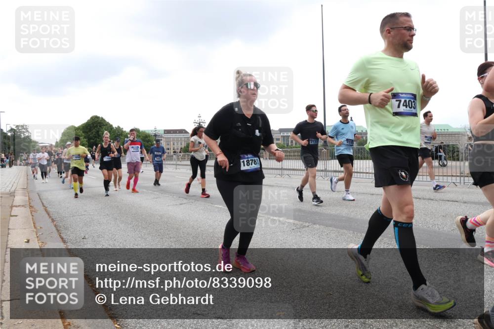 29.06.2025 - hella hamburg halbmarathon Lena Gebhardt http://msf.ph/oto/8339098 29.06.2025 10:47:41 Lombardsbrücke 13898, 11458, 1434, 2832, 18781, 2142, 7403, 14637, 1045, 1246, 1392, 1434, 1463, 1523, 1618, 1639, 1704, 1926, 2148, 2197, 2407, 2491, 2545, 2704, 2790, 2882, 2994, 3049, 3339, 4037, 4184, 4325, 4423, 4806, 4856, 4895, 4974, 4975, 5621, 5622, 5886, 5895, 6255, 6256, 6879, 6995, 7240, 7403, 7427, 7630, 7631, 7970, 8077, 8105, 8270, 8310, 8550, 8774, 8915, 8953, 9018, 9687, 9696, 9697, 10658, 10991, 11351, 11458, 11730, 11738, 11802, 11909, 12431 meine-sportfotos.de
