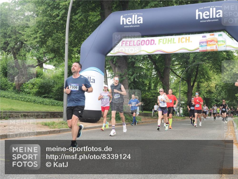 29.06.2025 - hella hamburg halbmarathon KatJ http://msf.ph/oto/8339124 29.06.2025 10:48:15 Zwischen KM18-KM19 2911, 5870, 7306, 8590, 8721 meine-sportfotos.de