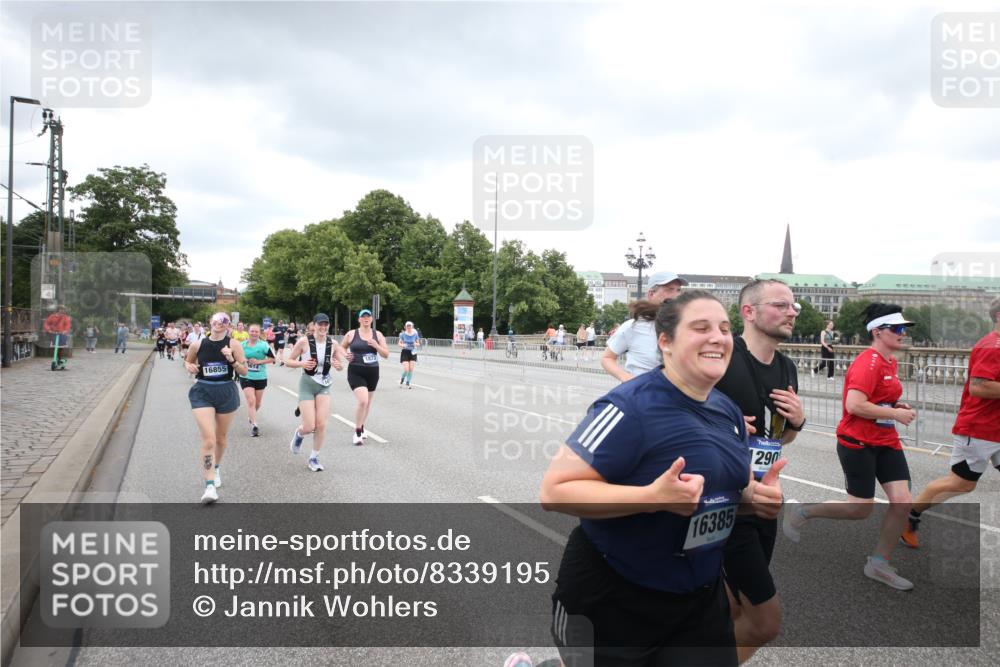 29.06.2025 - hella hamburg halbmarathon Jannik Wohlers http://msf.ph/oto/8339195 29.06.2025 10:55:10 Lombardsbrücke 1616, 1873, 1917, 3101, 3115, 3244, 5220, 5222, 5483, 5487, 5575, 7548, 7680, 8527, 8626, 9614, 9618, 9857, 9858, 9956, 10094, 10559, 10593, 10885, 11109, 12695, 12902, 14727, 15081, 15116, 15289, 16267, 16336, 16385, 16855, 16926, 17019, 17392, 17396, 18670, 18972 meine-sportfotos.de