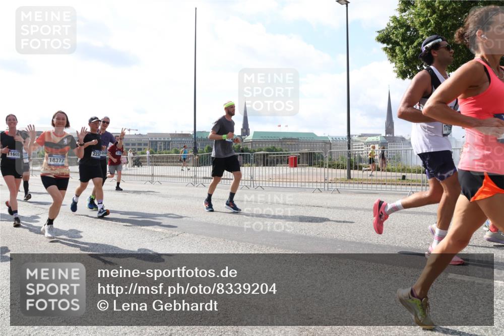 29.06.2025 - hella hamburg halbmarathon Lena Gebhardt http://msf.ph/oto/8339204 29.06.2025 10:00:39 Lombardsbrücke 11605, 18377, 223810599, 17150, 1019, 1180, 1239, 1526, 1544, 1568, 1583, 1611, 1681, 2027, 2086, 2236, 2346, 2426, 2474, 2606, 2652, 2730, 2982, 3042, 3059, 3141, 3177, 3319, 3400, 3794, 3861, 3898, 3983, 4419, 4579, 4594, 4616, 4767, 4813, 4940, 4945, 5033, 5272, 5418, 5643, 5728, 5870, 6082, 6084, 6104, 6138, 6220, 6260, 6443, 6470, 6714, 6757, 7761, 8255, 8478, 8632, 8923, 9124, 9553, 9555, 9577, 10074, 10271, 10599 meine-sportfotos.de