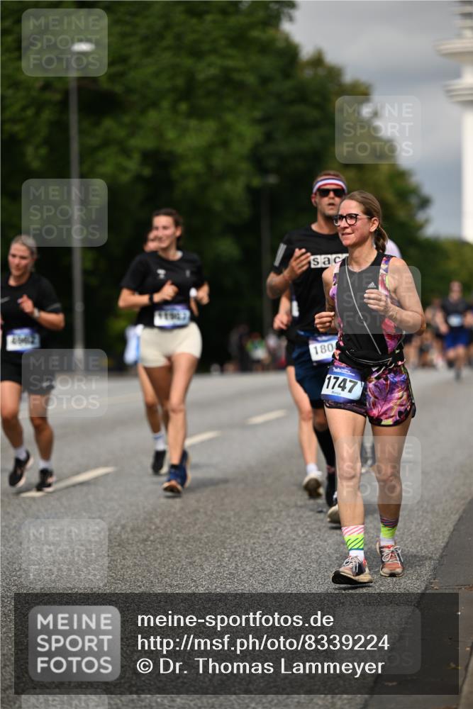 29.06.2025 - hella hamburg halbmarathon Dr. Thomas Lammeyer http://msf.ph/oto/8339224 29.06.2025 10:17:56 Kennedybrücke 1194, 1747, 2891, 4001, 4032, 4795, 4962, 5631, 5719, 6089, 7462, 7913, 8001, 8673, 9141, 9631, 9845, 9886, 10442, 10443, 11355 meine-sportfotos.de