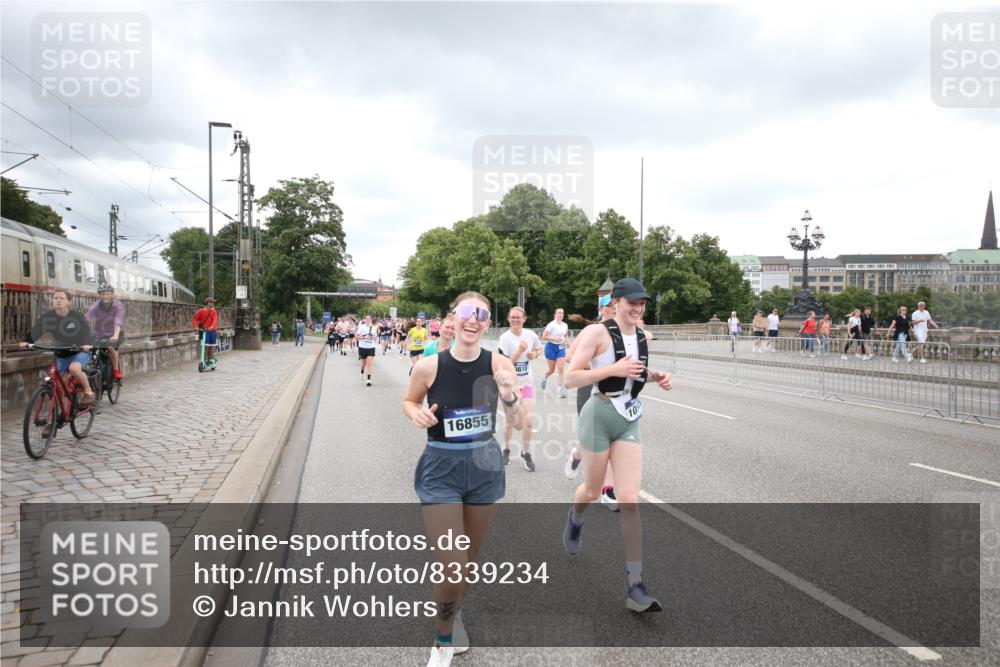 29.06.2025 - hella hamburg halbmarathon Jannik Wohlers http://msf.ph/oto/8339234 29.06.2025 10:55:12 Lombardsbrücke 1616, 1873, 1917, 3101, 3244, 5220, 5222, 5487, 5575, 7548, 7680, 8527, 8626, 8648, 9614, 9618, 9857, 9858, 9956, 10094, 10436, 10438, 10559, 10593, 10885, 12695, 12902, 13504, 14727, 15081, 15116, 15289, 16267, 16336, 16651, 16768, 16855, 16926, 17019, 17392, 17396, 18670, 18907, 18972 meine-sportfotos.de