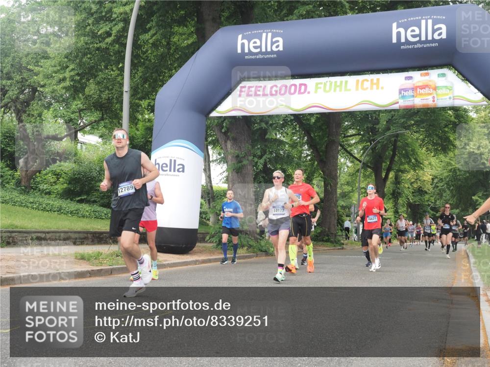 29.06.2025 - hella hamburg halbmarathon KatJ http://msf.ph/oto/8339251 29.06.2025 10:48:16 Zwischen KM18-KM19 2911, 5613, 5870, 7306, 8177, 8590, 8721 meine-sportfotos.de