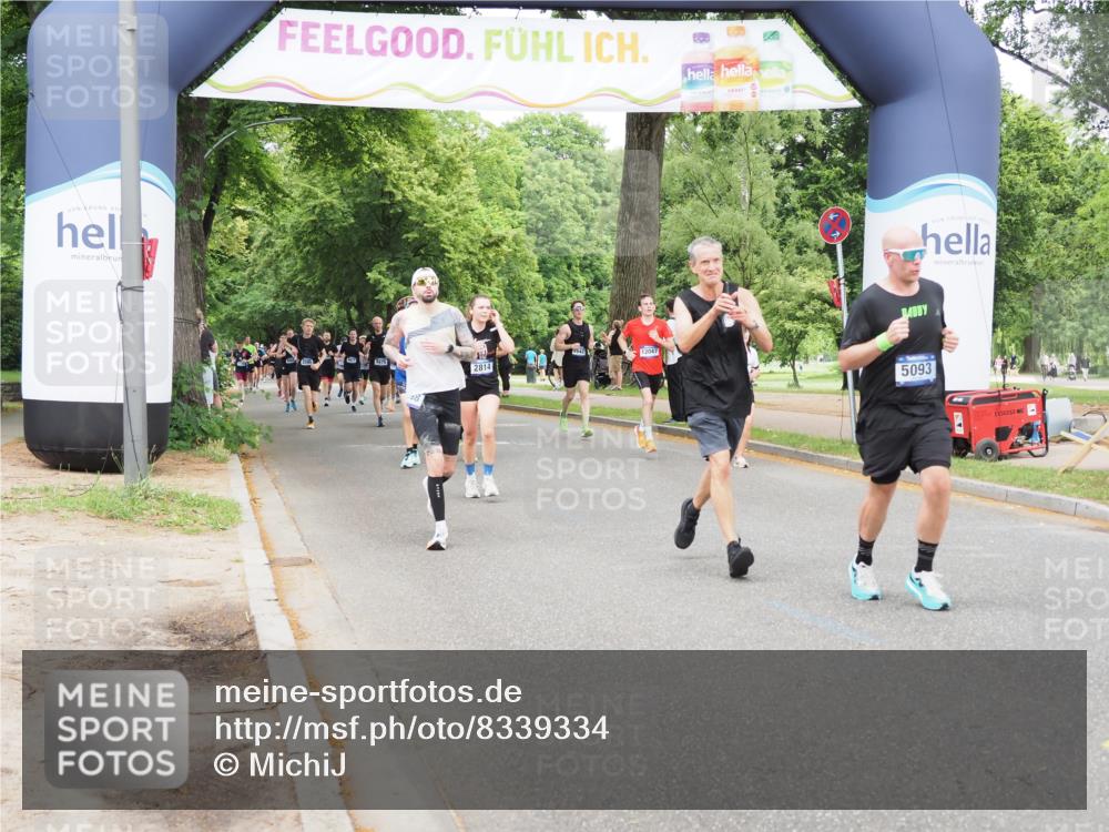 29.06.2025 - hella hamburg halbmarathon MichiJ http://msf.ph/oto/8339334 29.06.2025 10:39:45 Zwischen KM18-KM19 2814, 5008, 5093, 6198, 7383, 9145, 12519, 14286, 15727 meine-sportfotos.de