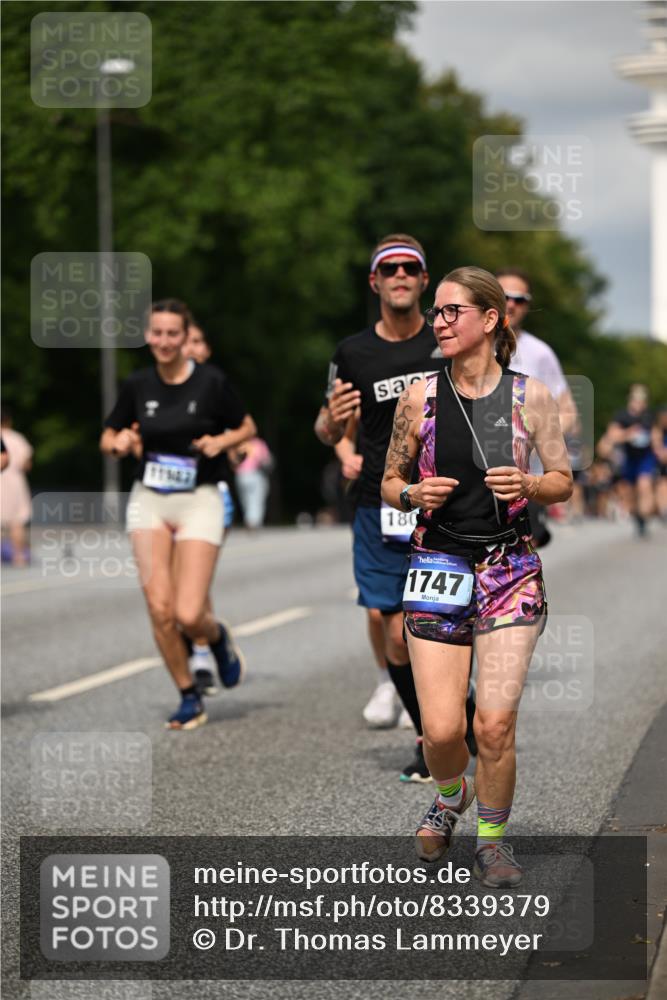 29.06.2025 - hella hamburg halbmarathon Dr. Thomas Lammeyer http://msf.ph/oto/8339379 29.06.2025 10:17:57 Kennedybrücke 1747, 2891, 4001, 4032, 4795, 4962, 5631, 5719, 6089, 7462, 7802, 7913, 8001, 8673, 9141, 9631, 9845, 9886, 10442, 10443, 11355 meine-sportfotos.de