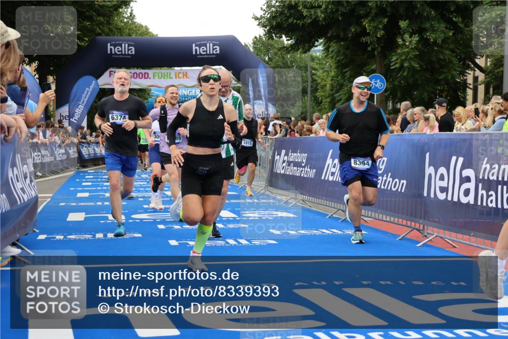 29.06.2025 - hella hamburg halbmarathon Strokosch-Dieckow http://msf.ph/oto/8339393 29.06.2025 10:53:58 Ziel 1151, 1410, 1706, 1815, 1870, 2432, 3096, 3208, 3209, 6356, 6374, 6481, 7395, 7918, 7973, 8394, 9032, 11499, 11789, 12379, 12413, 13032, 13869, 14175, 16477, 16538, 17348, 18308, 18418, 18831, 18879, 18915, 19177 meine-sportfotos.de