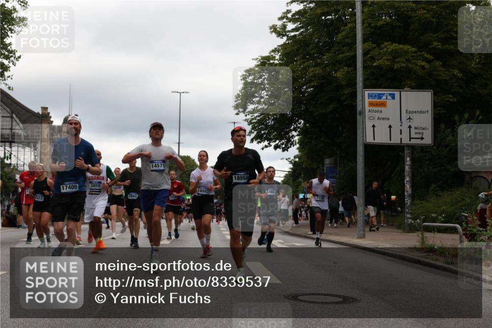 29.06.2025 - hella hamburg halbmarathon Yannick Fuchs http://msf.ph/oto/8339537 29.06.2025 10:52:05 20KM 1595, 1611, 2025, 2488, 2656, 2840, 2907, 3093, 3251, 3859, 4319, 4426, 4467, 4502, 4632, 4708, 4833, 5277, 5341, 5926, 6104, 6138, 6147, 6592, 6595, 7082, 7138, 7189, 8322, 8585, 9230, 9316, 9485, 10788, 11394, 11645, 12378, 12585, 12879, 13465, 13816, 13880, 14266, 14571, 15217, 15434, 15527, 16531, 17405, 17415, 17827, 18068, 18180, 18492, 18501, 18587, 18762, 18891 meine-sportfotos.de