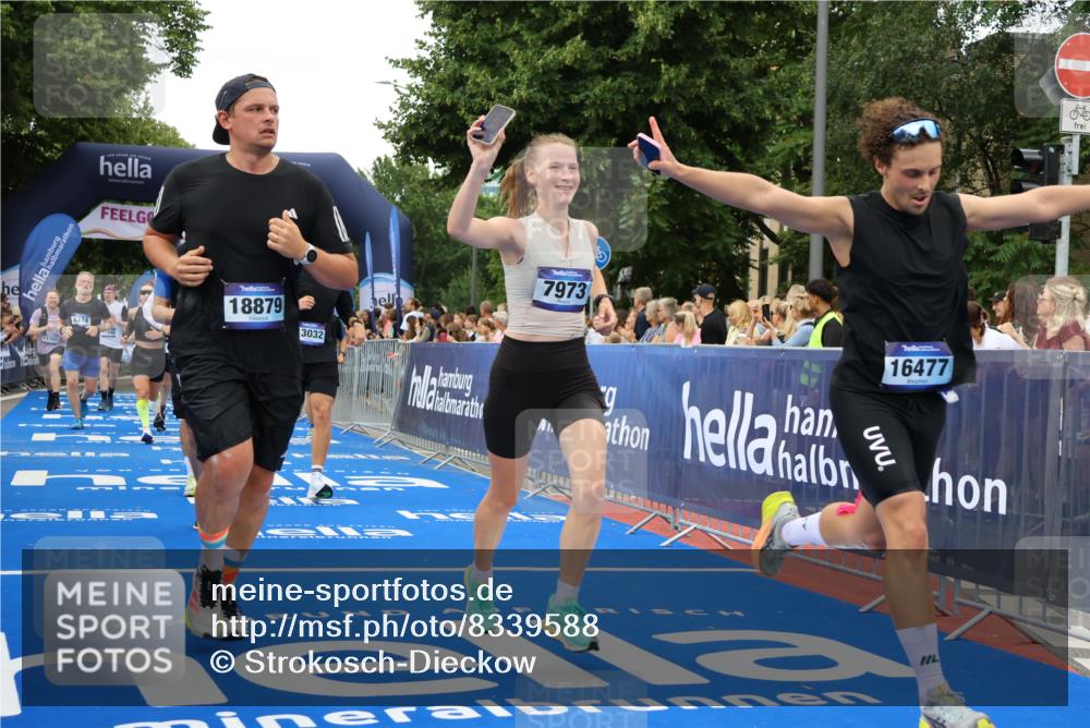 29.06.2025 - hella hamburg halbmarathon Strokosch-Dieckow http://msf.ph/oto/8339588 29.06.2025 10:53:55 Ziel 1151, 1706, 1815, 1870, 2432, 3096, 6260, 6356, 6374, 6481, 7395, 7918, 7973, 8394, 9032, 9922, 10891, 11789, 12413, 13032, 13869, 14026, 14175, 15502, 16477, 16538, 17348, 18308, 18418, 18487, 18759, 18831, 18879, 18915, 19177 meine-sportfotos.de
