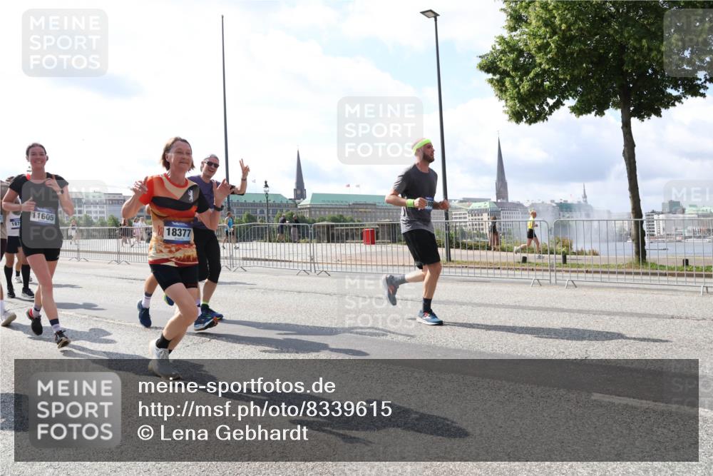 29.06.2025 - hella hamburg halbmarathon Lena Gebhardt http://msf.ph/oto/8339615 29.06.2025 10:00:39 Lombardsbrücke 187, 11605, 18377, 1019, 1180, 1239, 1526, 1544, 1568, 1583, 1611, 1681, 2027, 2086, 2236, 2346, 2426, 2474, 2606, 2652, 2730, 2982, 3042, 3059, 3141, 3177, 3319, 3400, 3794, 3861, 3898, 3983, 4419, 4579, 4594, 4616, 4767, 4813, 4940, 4945, 5033, 5272, 5418, 5643, 5728, 5870, 6082, 6084, 6104, 6138, 6220, 6260, 6443, 6470, 6714, 6757, 7761, 8255, 8478, 8632, 8923, 9124, 9553, 9555, 9577, 10074, 10271, 10599 meine-sportfotos.de