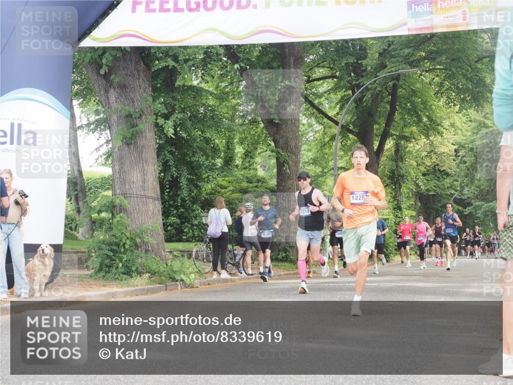 29.06.2025 - hella hamburg halbmarathon KatJ http://msf.ph/oto/8339619 29.06.2025 10:18:57 Zwischen KM18-KM19  meine-sportfotos.de