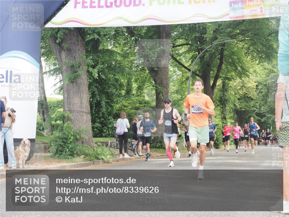 29.06.2025 - hella hamburg halbmarathon KatJ http://msf.ph/oto/8339626 29.06.2025 10:18:57 Zwischen KM18-KM19  meine-sportfotos.de